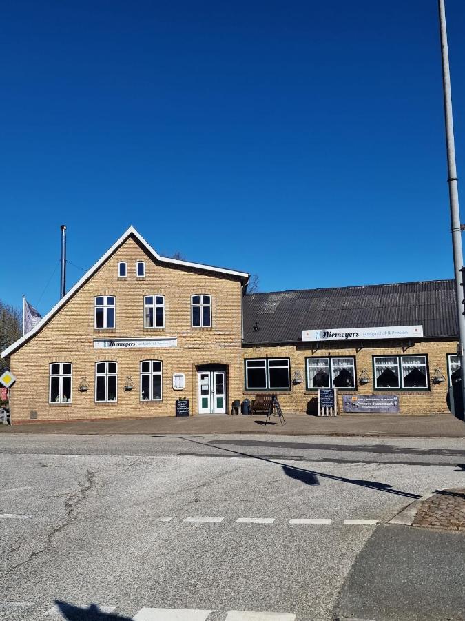 Niemeyers Landgasthof Und Pension Suderstapel Exteriör bild