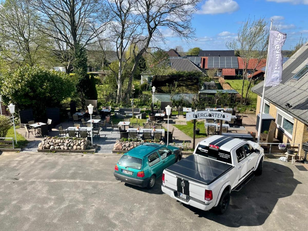 Niemeyers Landgasthof Und Pension Suderstapel Exteriör bild