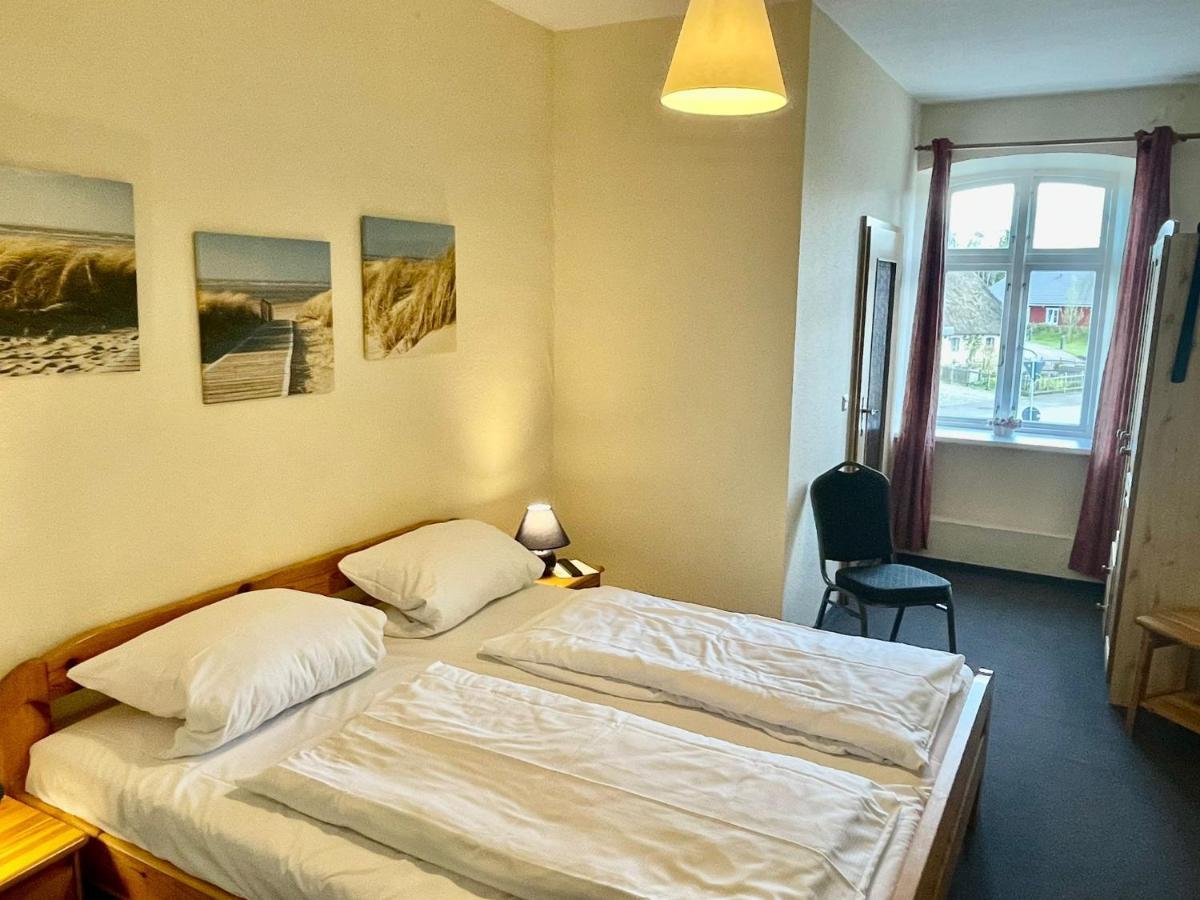 Niemeyers Landgasthof Und Pension Suderstapel Exteriör bild